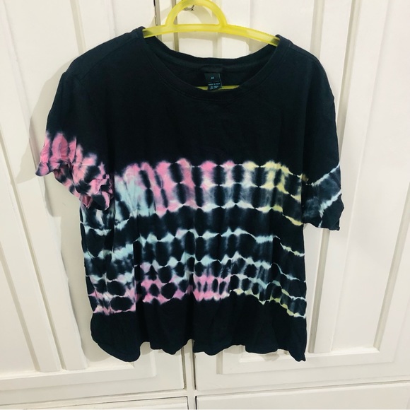 SHEIN Tops - Black tie dye tshirt